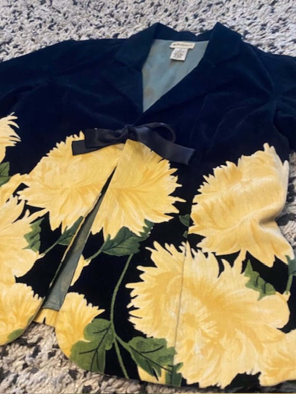 Elevenses Anthropologie Velvet Jacket Size 2 Floral fitted Silk trim